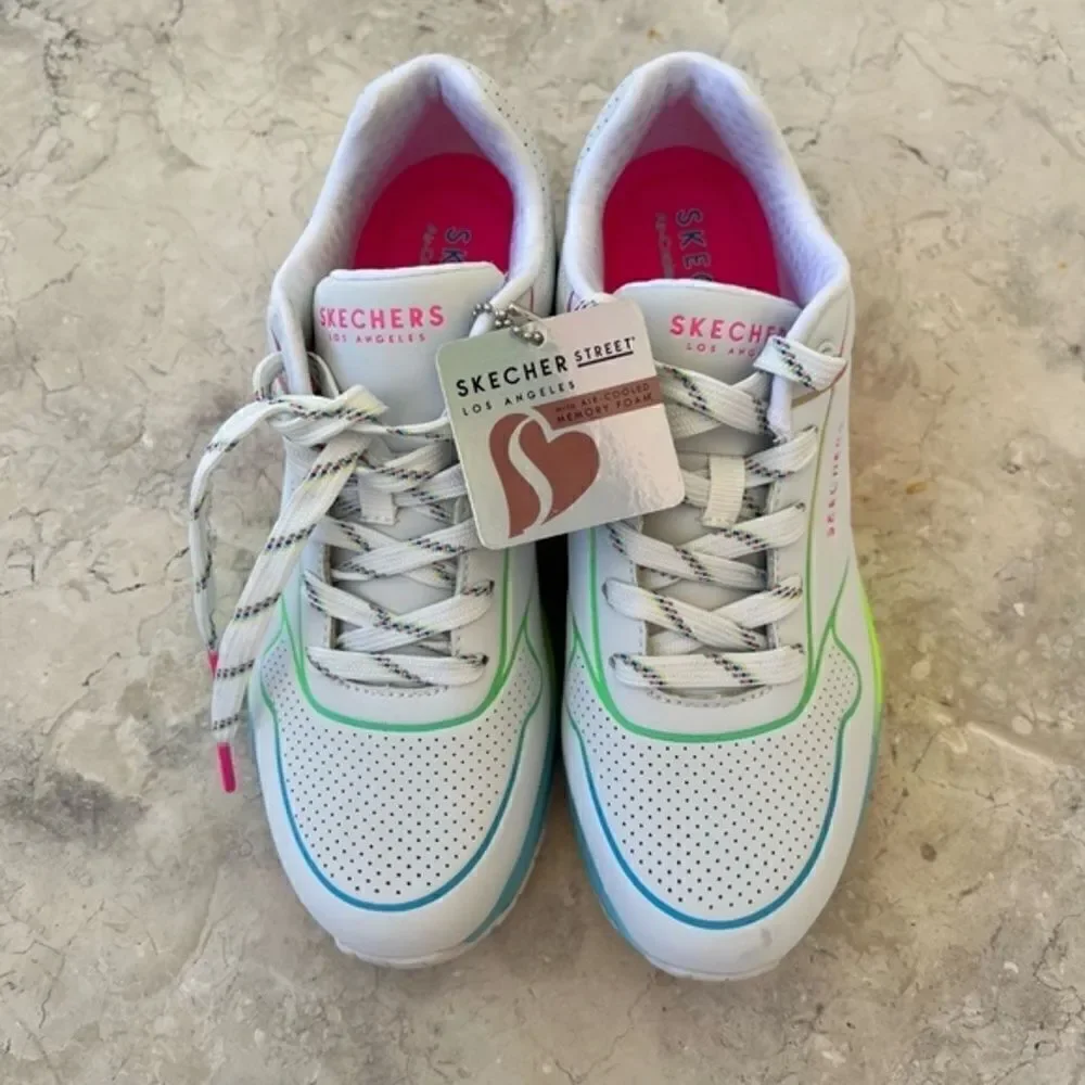 NWOT Uno Pop of Sunshine‎ Women's Skecher's Sneakers Size 7